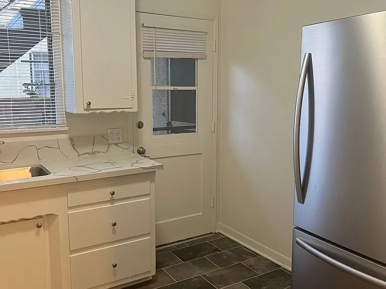 8366 Sargent Ave — Photo 17