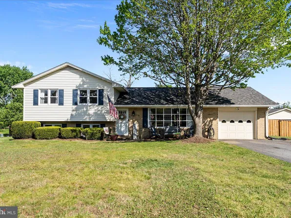 108 Wythe Ave, Stephens City, VA 22655