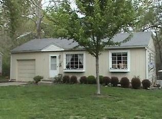 2202 NE Pursell Rd, Kansas City, MO 64118
