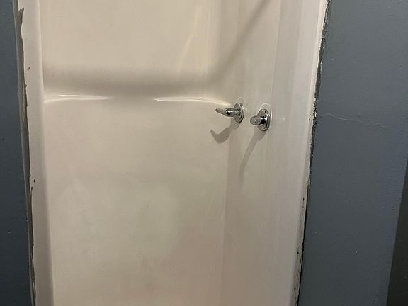 4th image of 420 E Evergreen St APT 5