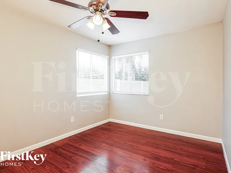 21036 N 34th Dr — Photo 11