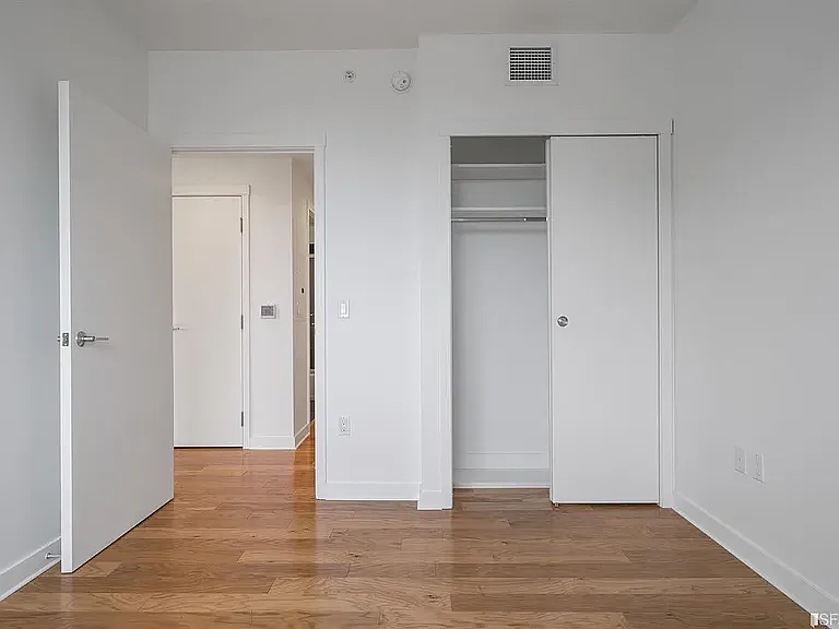 1688 Pine St #W1002 — Photo 24
