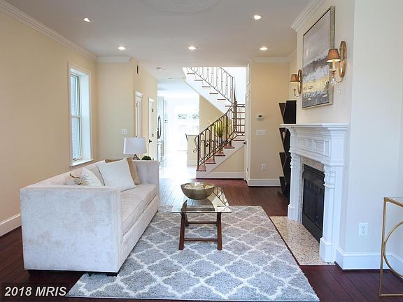 Elegant Capitol Hill Space for Entertaining
