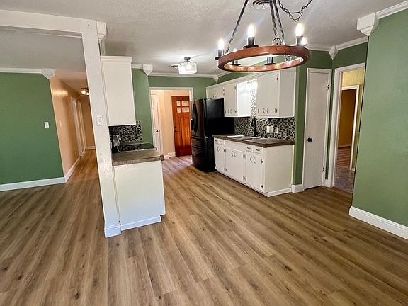 5th image of 907 Big Bend Dr