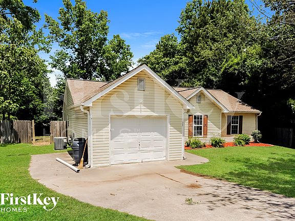 2nd image of 5255 Hillcrest Glenn Dr