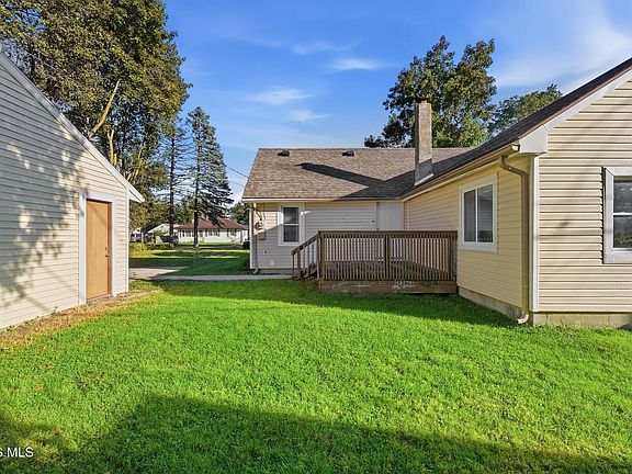 39th image of 1543 Travis Dr