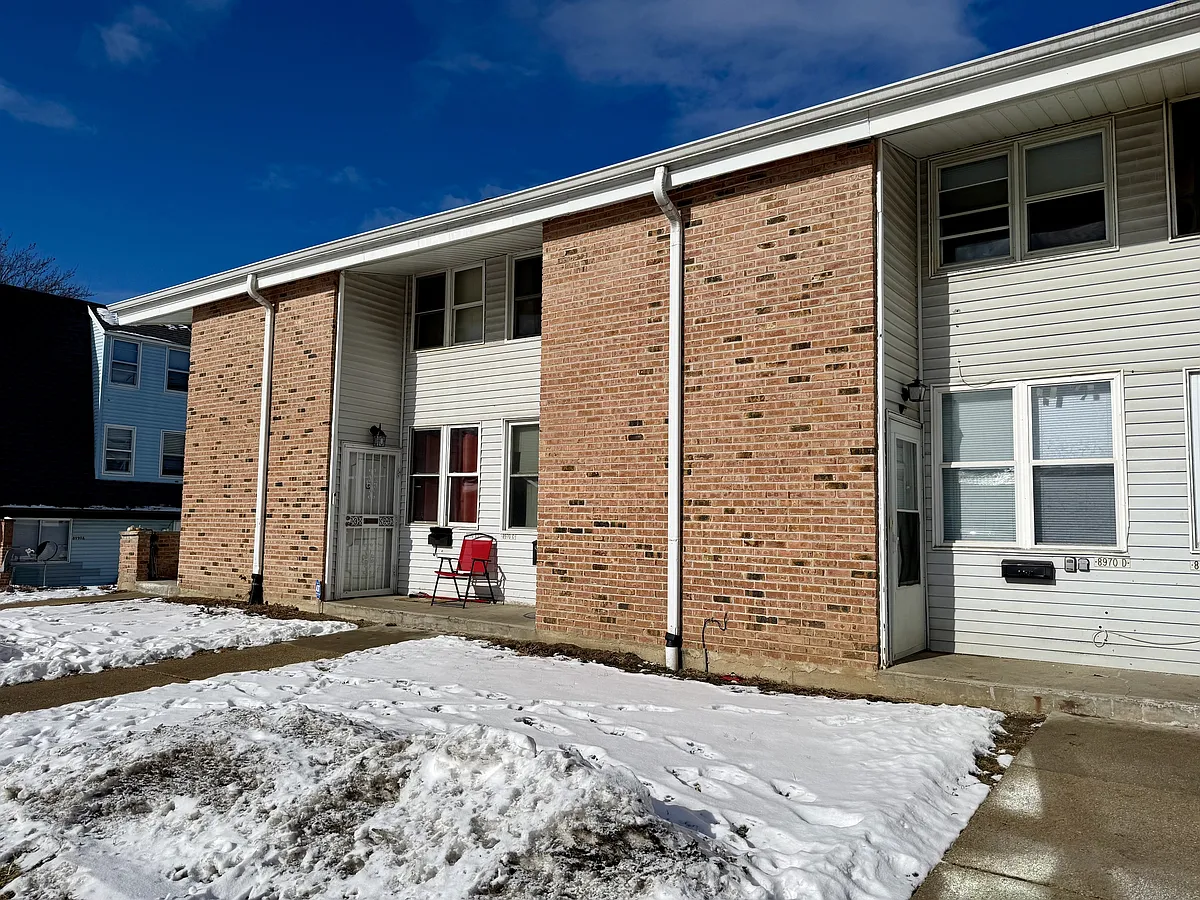 Building Photo - 8970 N 95th St #1-D