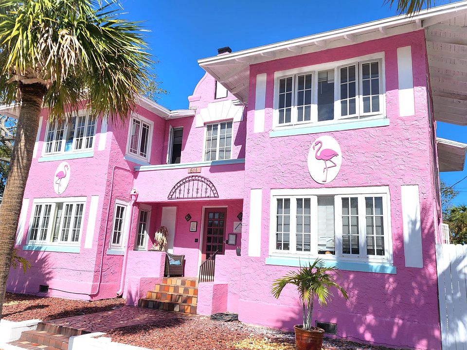 Flamingo Apartments!