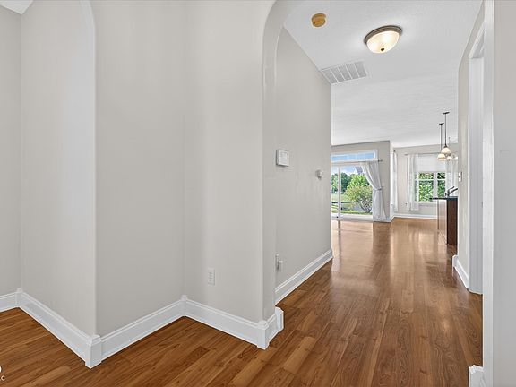 5th image of 155 Coatsville Dr