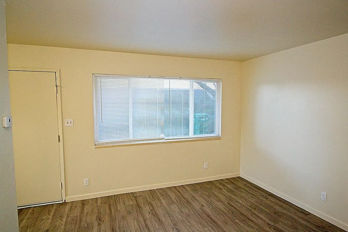 Building Photo - 775 Moran St #3