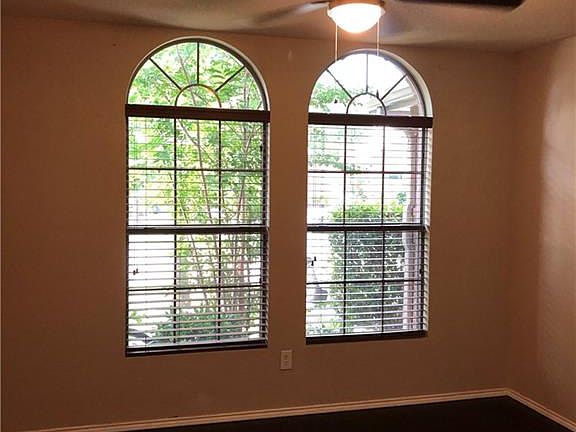 5th image of 5691 Crestwood Dr