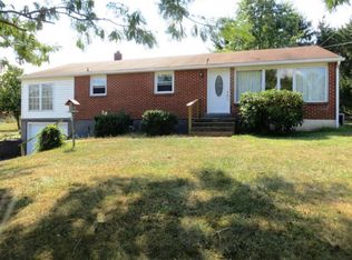 112 Amor Dr, Hershey, PA 17033