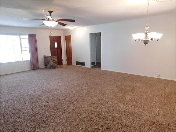 5th image of 2807 Coggin Ave