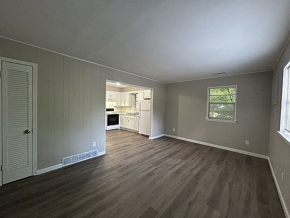 5th image of 904 E Frederick St APT A