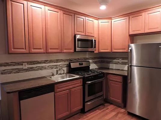 1st image of 914 Bergen St #1B