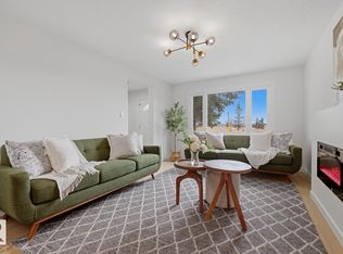 7 D Callingwood Ct NW, Edmonton, AB T5T0H5