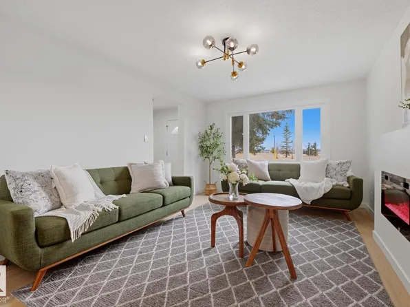 7 D Callingwood Ct NW, Edmonton, AB T5T 0H5