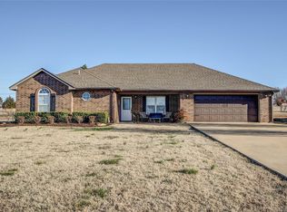 17530 W Seth Ln, Tahlequah, OK 74464