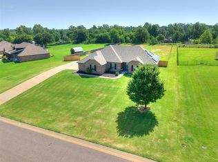 186 Oakridge Dr, Choctaw, OK 73020