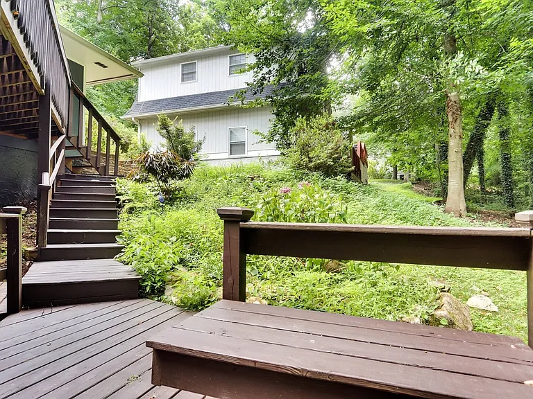 Colony Dr — Photo 21
