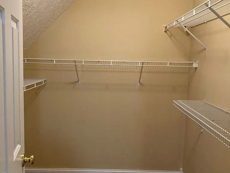 121 Chevy Chase Pl — Photo 27