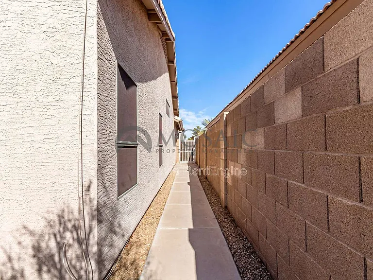 1567 E Black Diamond Dr — Photo 47