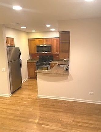 3rd image of 2045 N Larrabee St APT 7103