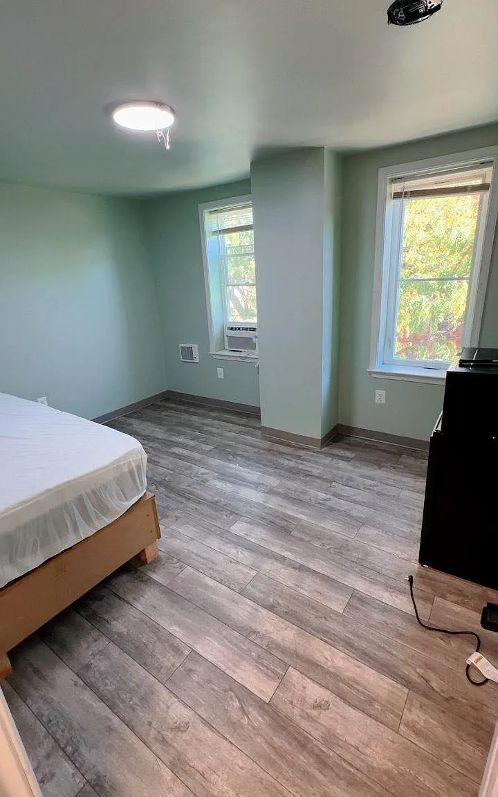 4 bed, 3.0 bath, 2000 sqft, $685 — Photo 2