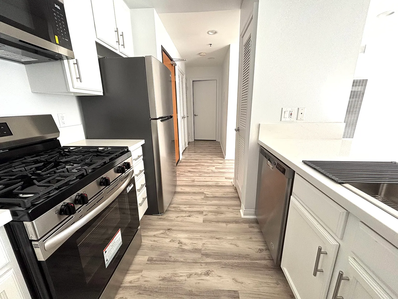 1 bed, 600 sqft, $2,700 — Photo 4