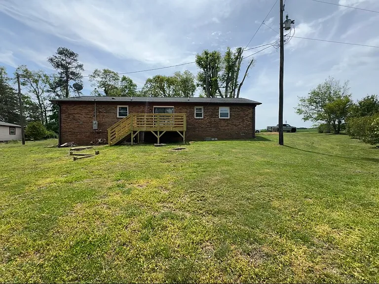 7616 Lingerfelt Rd — Photo 4