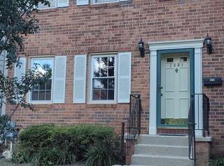 7881 Heatherton Ln, Rockville, MD 20854