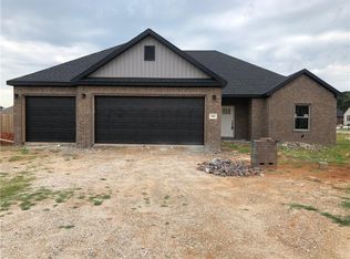 385 E Hayes St, Pea Ridge, AR 72751