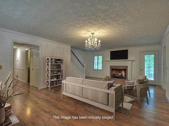 5th image of 135 Westwoods Dr