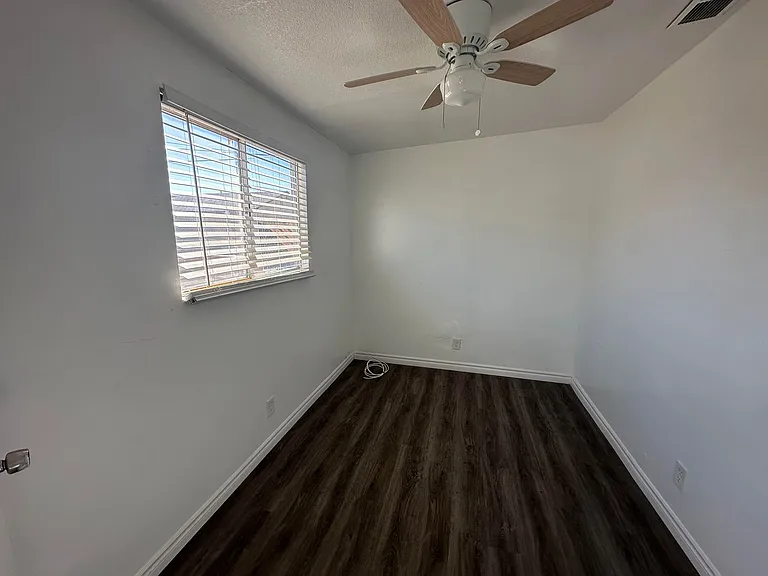 301 Panamint Ave — Photo 2