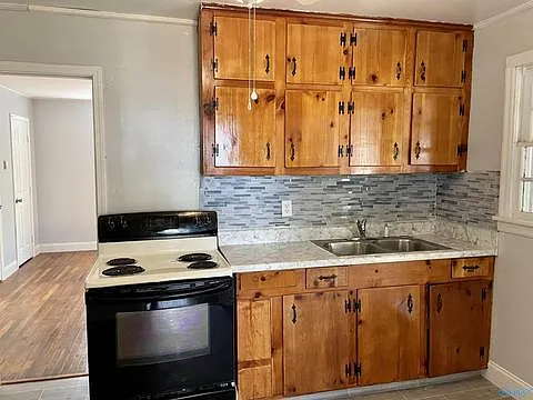 1503 Litchfield Ave — Photo 5