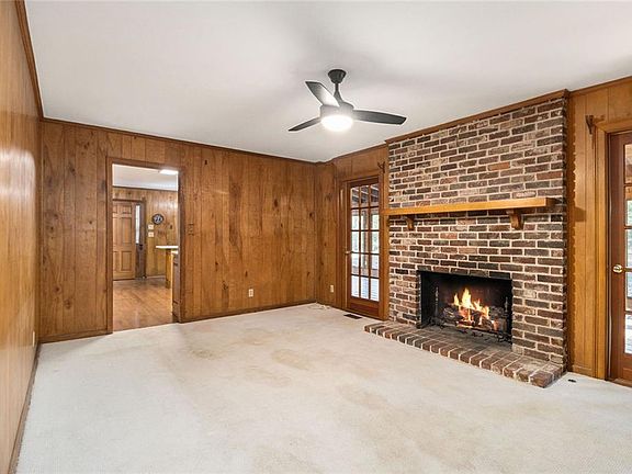 2nd image of 2437 Cardinal Way