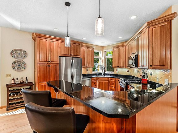 3rd image of 14802 Margaret Pl