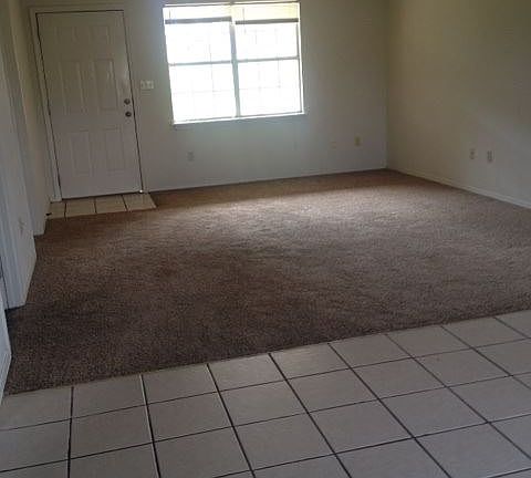 4th image of 2817 Laura Ln #B