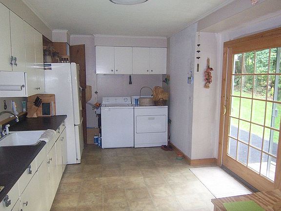 Spacious Kitchen