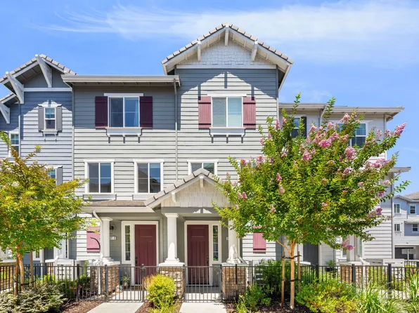 327 Pear Tree Ter Unit B, Napa, CA 94558