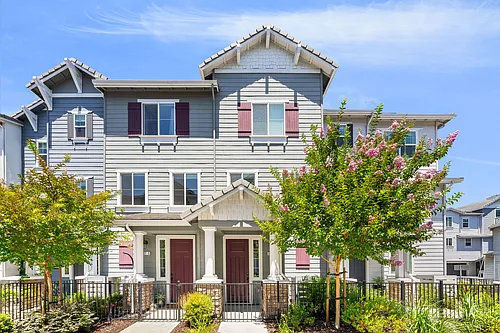 327 Pear Tree Ter #B Photo 1