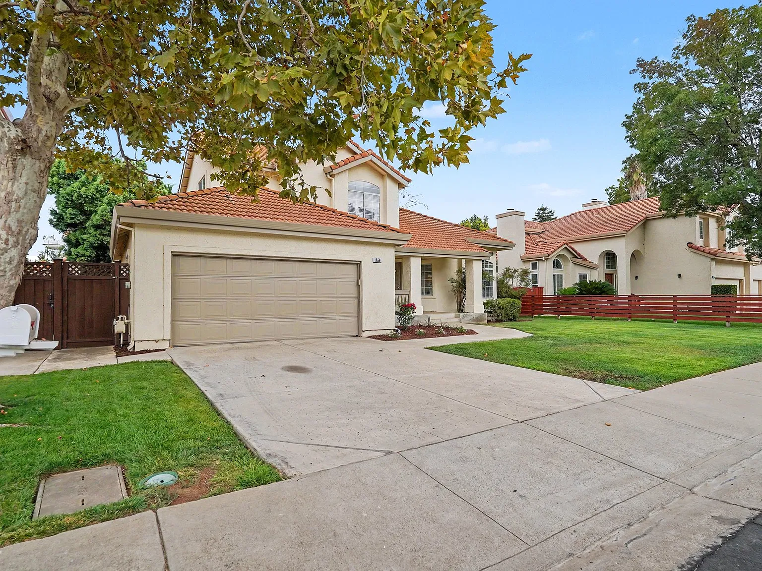 4 bed, 2102 sqft, $3,795 — Photo 4