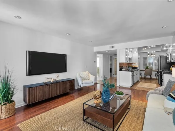 7001 S La Cienega Blvd APT 306, Los Angeles, CA 90045