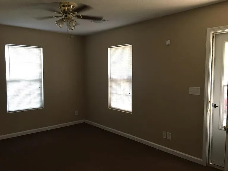 621 N Wilkinson St — Photo 9