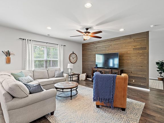 4th image of 4052 Alvina Way