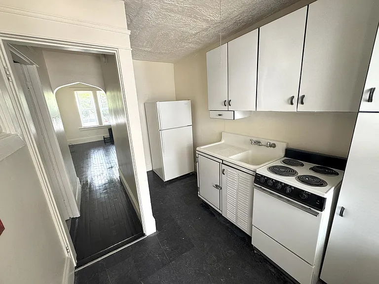 557 Lincoln St #2 — Photo 3