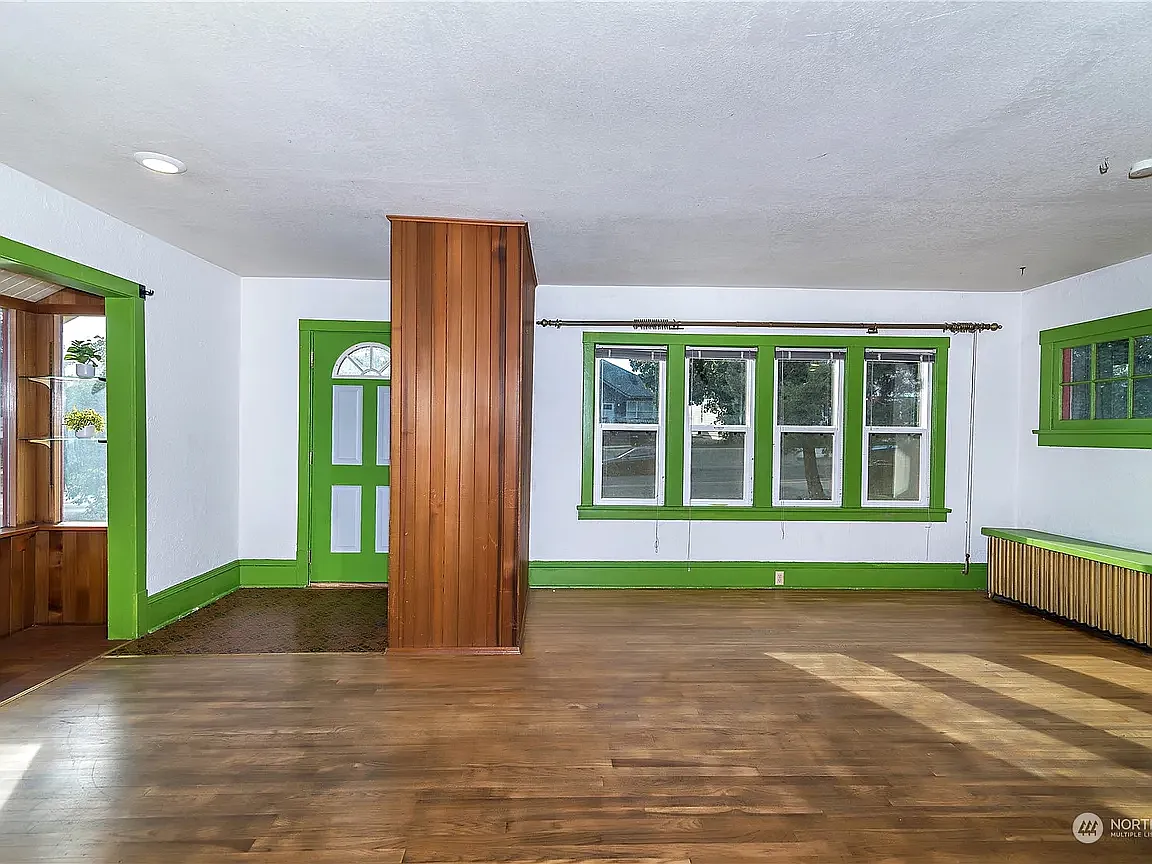 3 bed, 2546 sqft, $2,400 — Photo 4