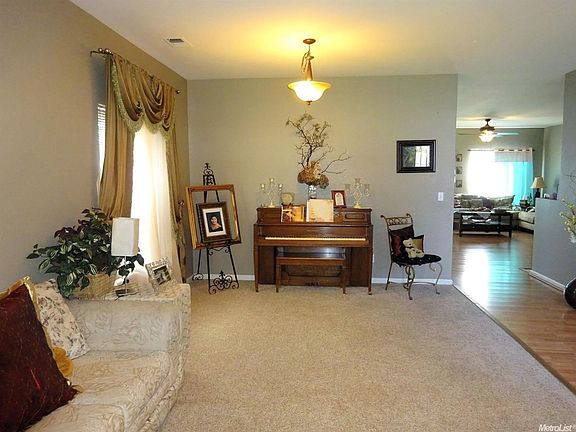 4th image of 2520 River Cove Dr