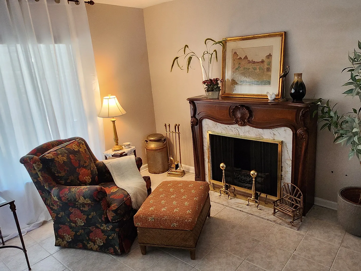 1 bed, 2045 sqft, $1,300 — Photo 2