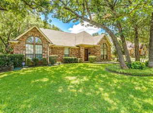 108 NE Brushy Mound Rd, Burleson, TX 76028